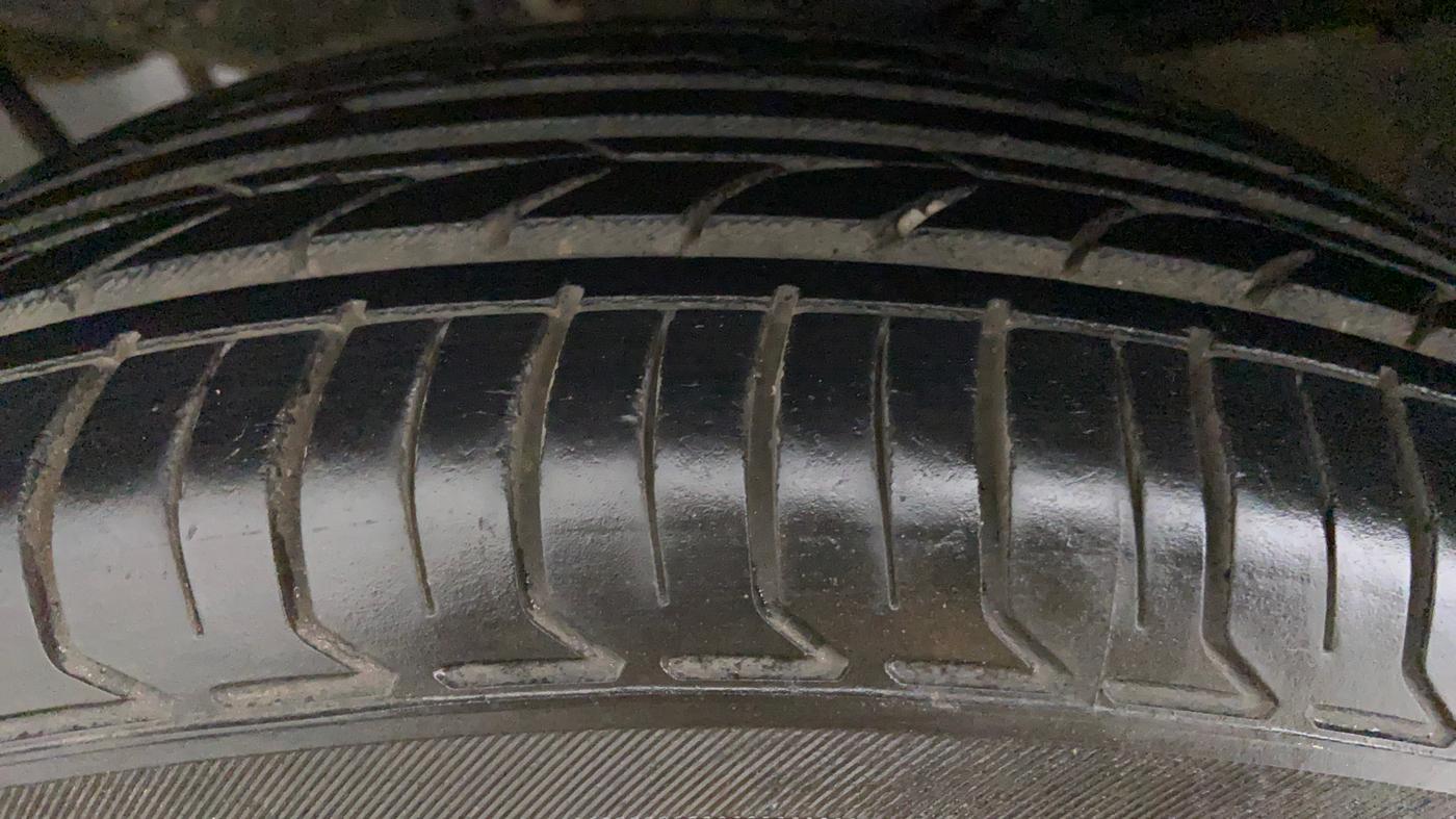 2012 Hyundai i20 MAGNA O 1.2, Petrol, Manual, 30,201 km, Right Rear Tyre Tread