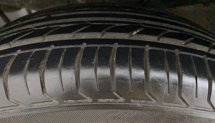 2012 Hyundai i20 MAGNA O 1.2, Petrol, Manual, 30,201 km, Right Rear Tyre Tread