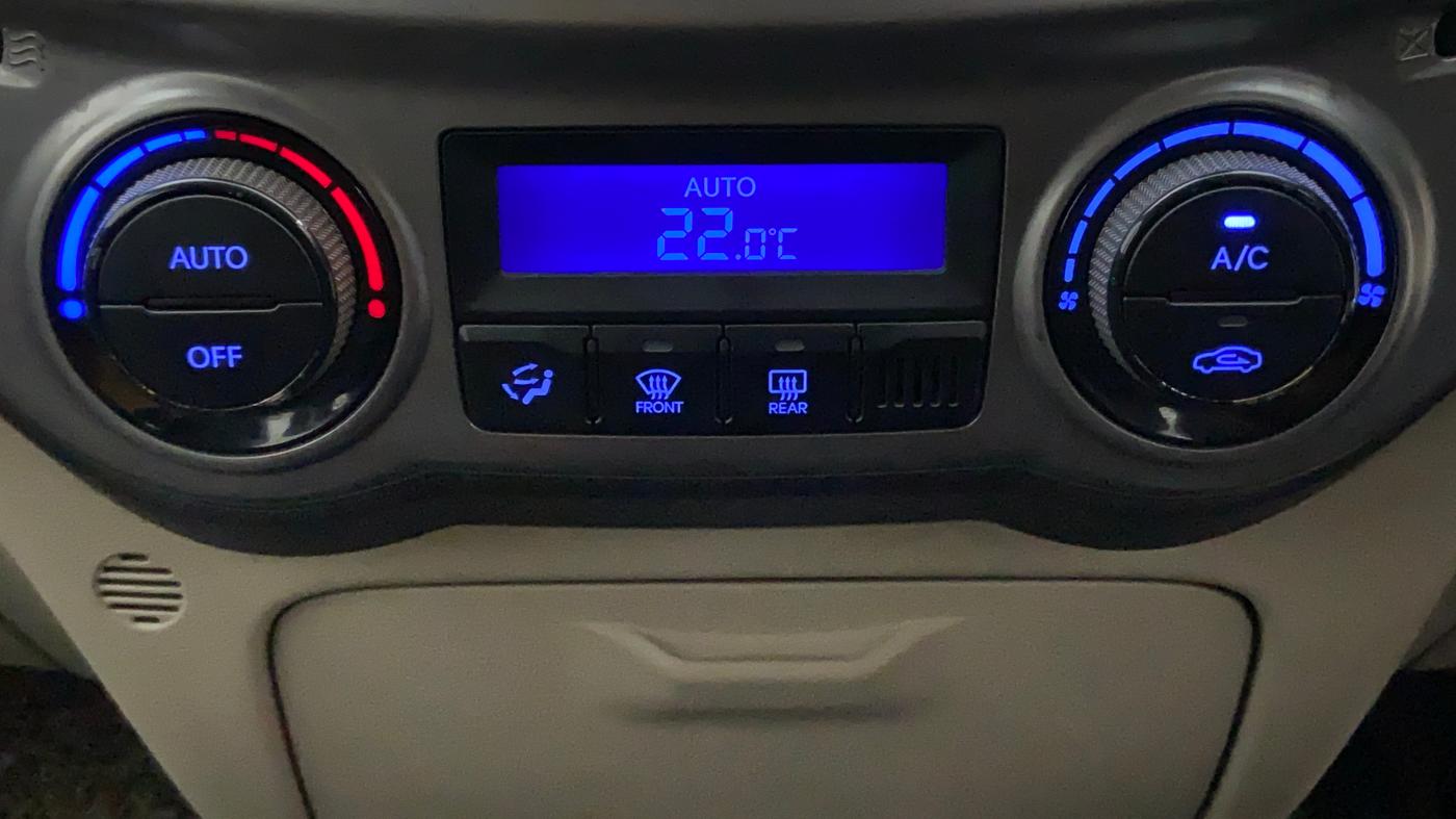 2012 Hyundai i20 MAGNA O 1.2, Petrol, Manual, 30,201 km, Automatic Climate Control