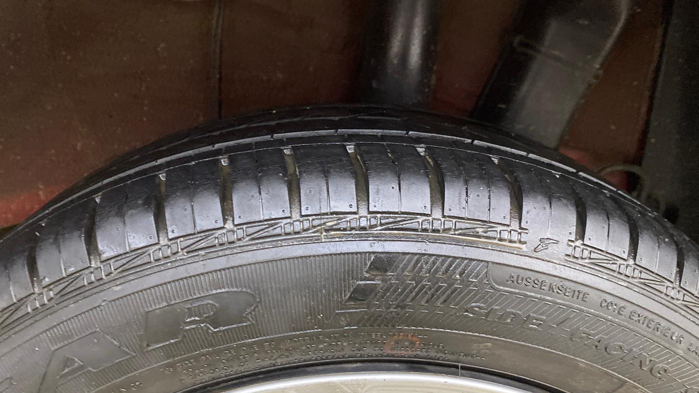 2015 Hyundai Xcent S 1.2, Petrol, Manual, 45,959 km, Left Rear Tyre Tread