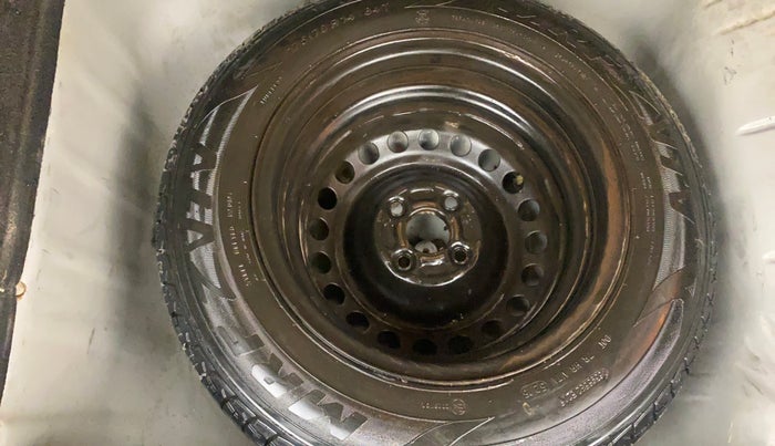 2016 Honda Jazz 1.2L I-VTEC V, Petrol, Manual, 1,05,957 km, Spare Tyre