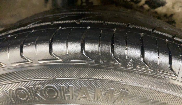 2016 Honda Jazz 1.2L I-VTEC V, Petrol, Manual, 1,05,957 km, Right Rear Tyre Tread