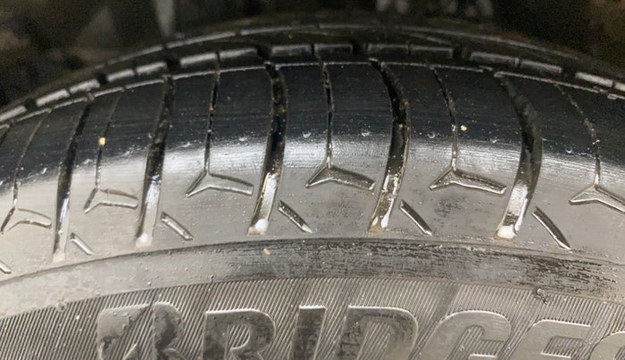 2016 Honda Jazz 1.2L I-VTEC V, Petrol, Manual, 1,05,957 km, Left Front Tyre Tread