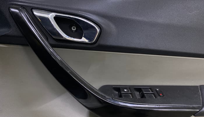 2019 Tata Tiago XZ PLUS PETROL, Petrol, Manual, 49,546 km, Driver Side Door Panels Control