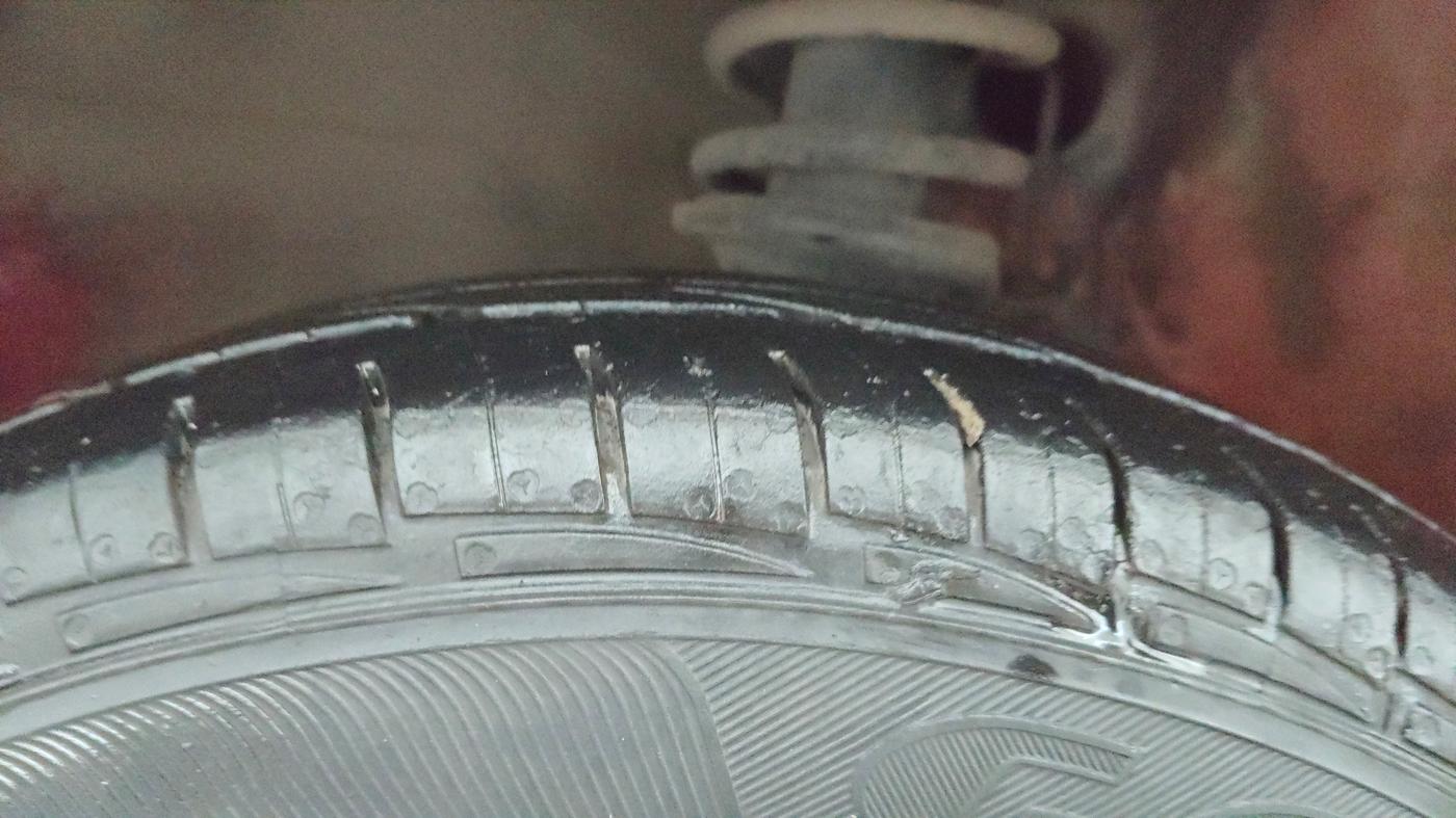 2013 Maruti Alto 800 VXI, Petrol, Manual, 74,603 km, Left Front Tyre Tread