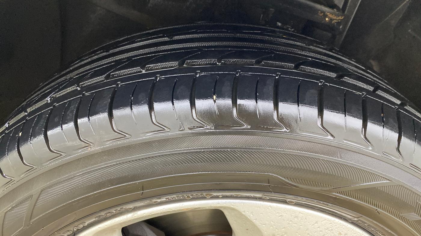 2018 Jeep Compass LIMITED 1.4 PETROL AT, Petrol, Automatic, 76,797 km, Left Front Tyre Tread