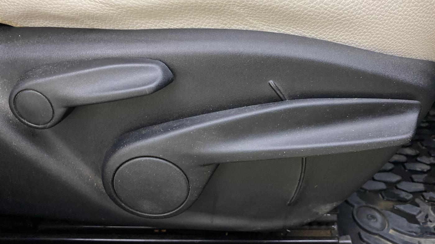2018 Jeep Compass LIMITED 1.4 PETROL AT, Petrol, Automatic, 76,797 km, Driver Side Adjustment Panel