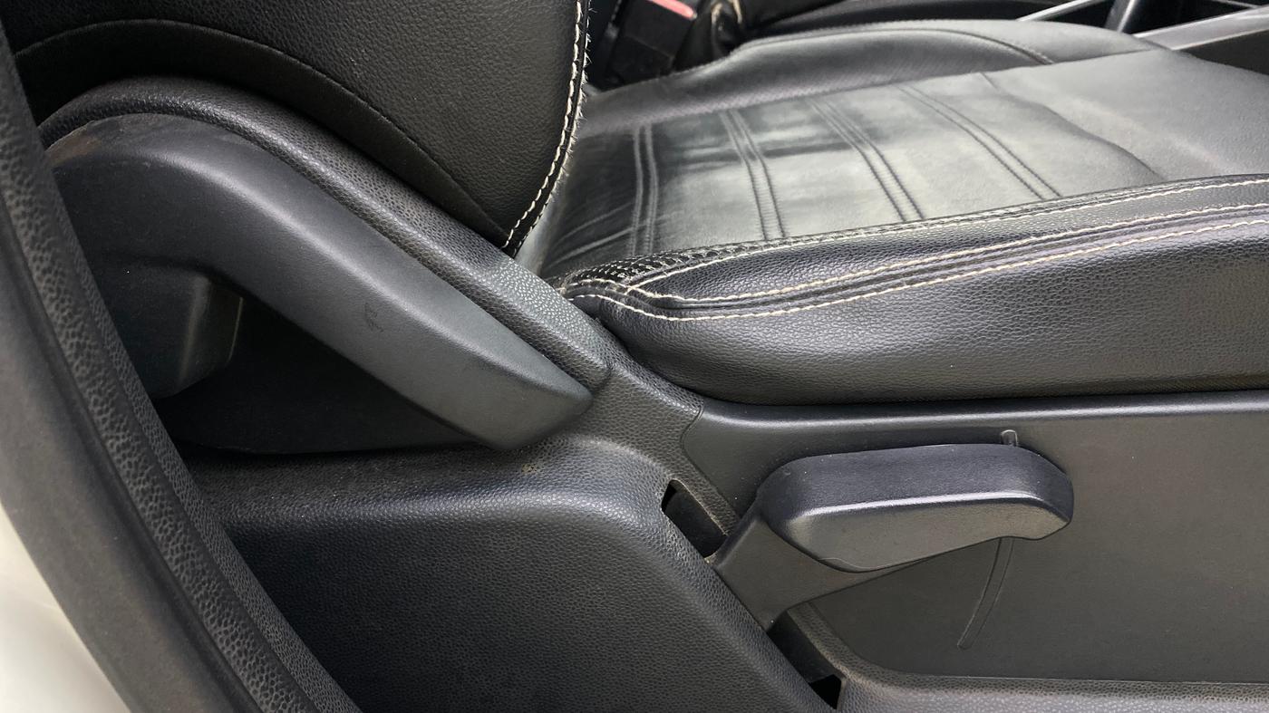 2019 Ford Ecosport TITANIUM 1.5L PETROL AT, Petrol, Automatic, 90,404 km, Driver Side Adjustment Panel