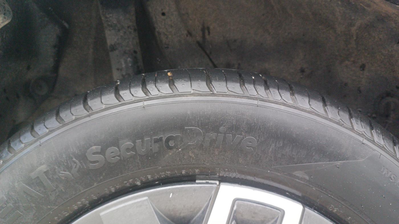 2024 Hyundai VENUE S (O) 1.0 Turbo Petrol DCT, Petrol, Automatic, 21,289 km, Right Rear Tyre Tread