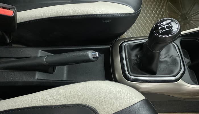 2019 Maruti IGNIS ZETA 1.2, Petrol, Manual, 15,318 km, Gear Lever