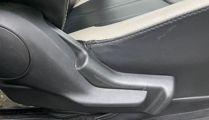 2019 Maruti IGNIS ZETA 1.2, Petrol, Manual, 15,318 km, Driver Side Adjustment Panel