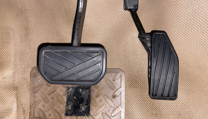 2019 Maruti Swift ZXI AMT, Petrol, Automatic, 34,343 km, Pedals