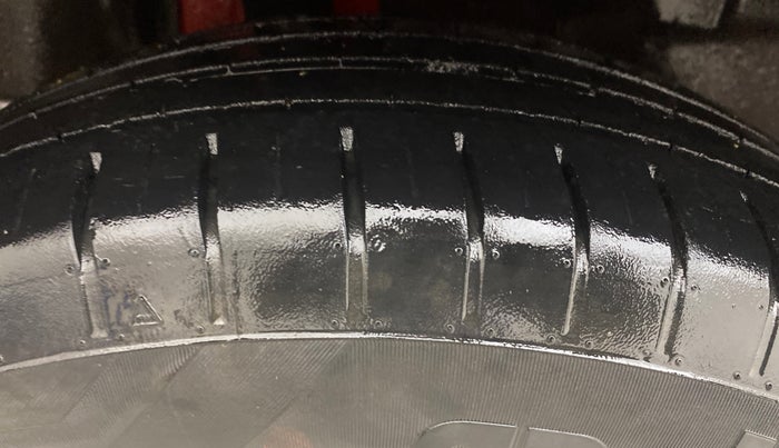 2019 Maruti Swift ZXI AMT, Petrol, Automatic, 34,343 km, Right Rear Tyre Tread