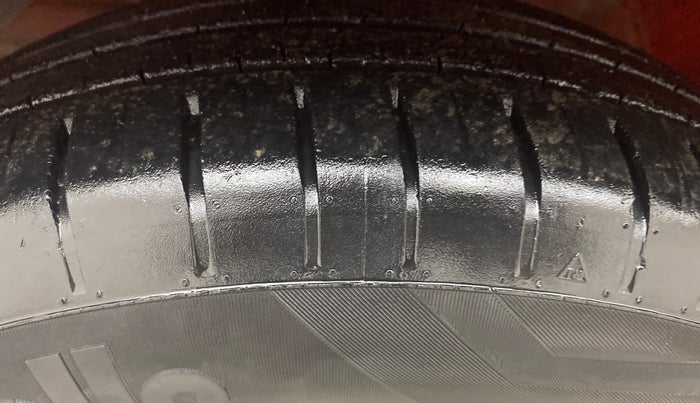 2019 Maruti Swift ZXI AMT, Petrol, Automatic, 34,343 km, Left Front Tyre Tread