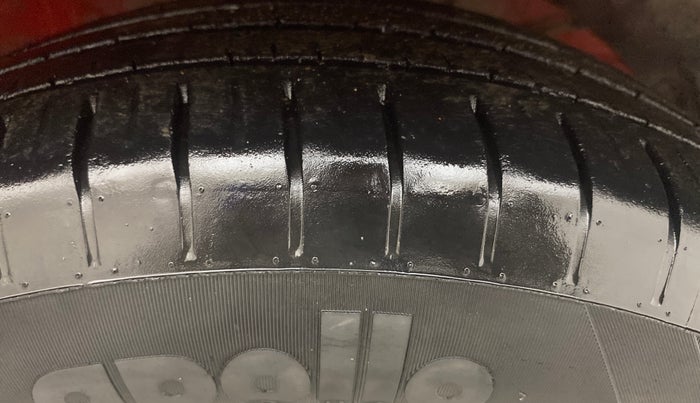 2019 Maruti Swift ZXI AMT, Petrol, Automatic, 34,343 km, Right Front Tyre Tread