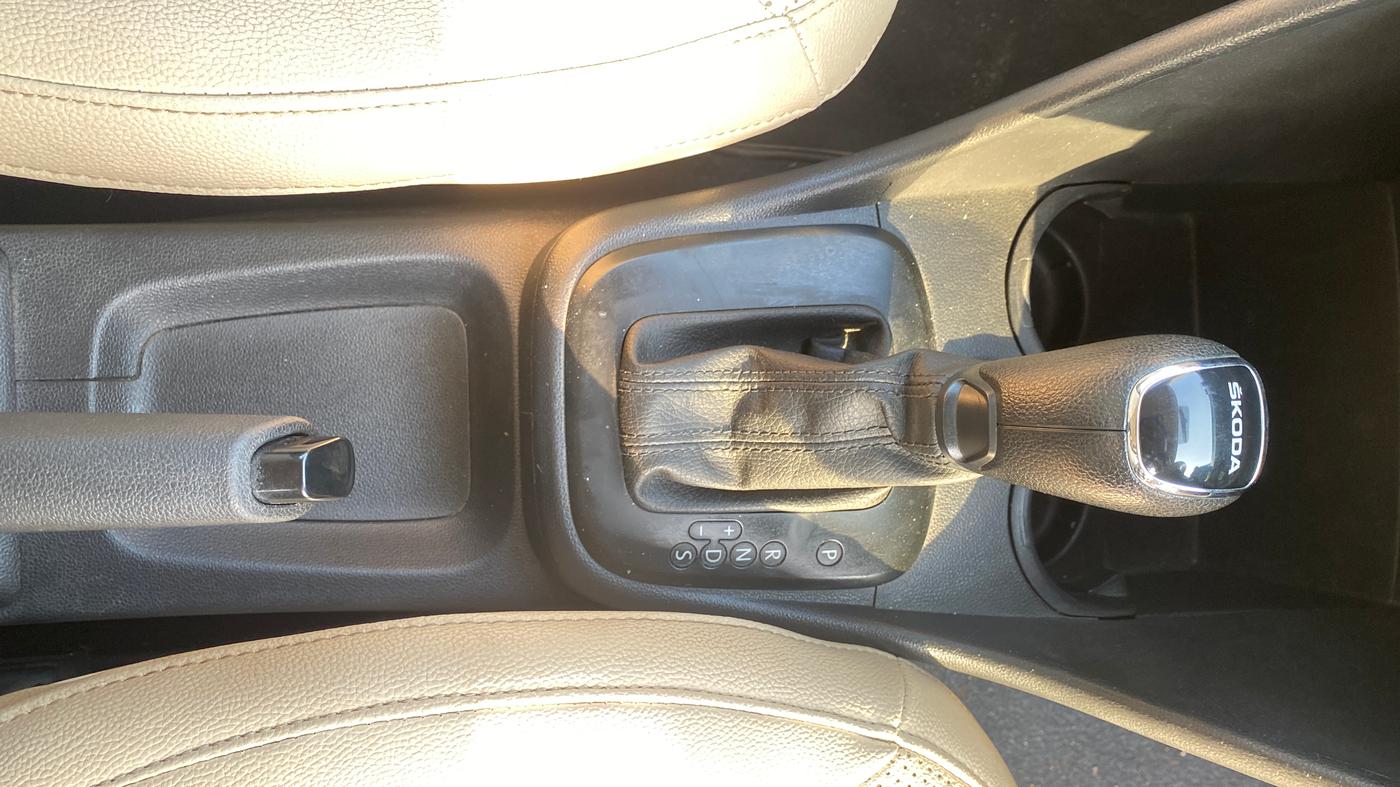 2020 Skoda Rapid ACTIVE 1.0 TSI AT, Petrol, Automatic, 84,807 km, Gear Lever