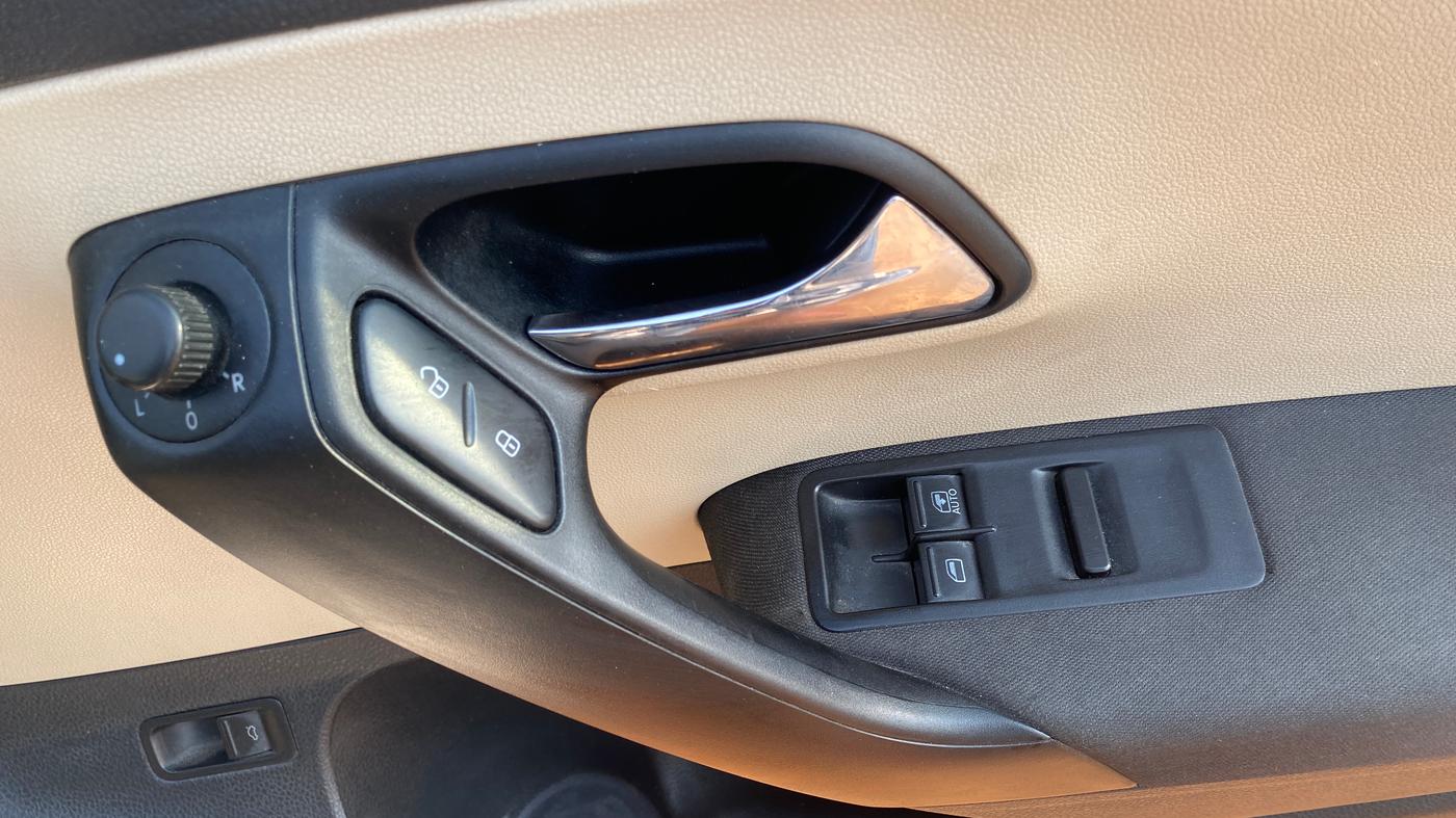 2020 Skoda Rapid ACTIVE 1.0 TSI AT, Petrol, Automatic, 84,807 km, Driver Side Door Panels Control