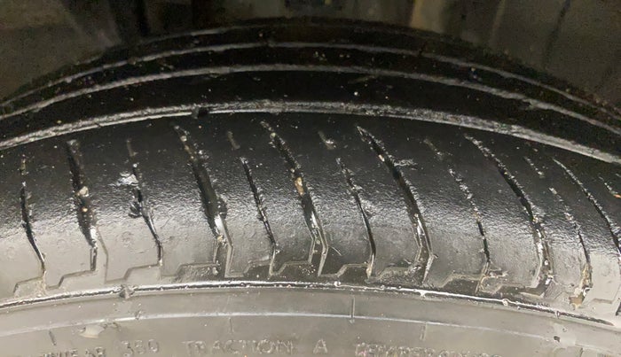 2023 Nissan MAGNITE XV TURBO KURO EDITION, Petrol, Manual, 66,044 km, Right Front Tyre Tread