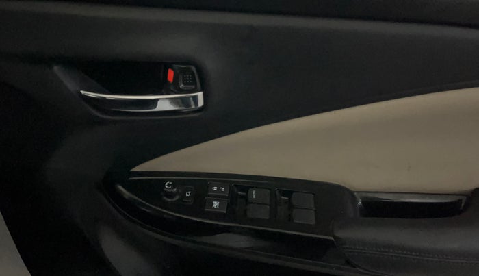 2022 Toyota Glanza G, Petrol, Manual, 40,969 km, Driver Side Door Panels Control