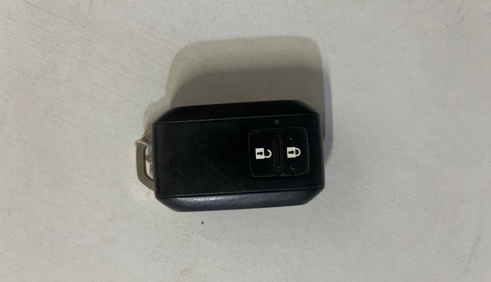 2022 Toyota Glanza G, Petrol, Manual, 40,969 km, Key Close Up