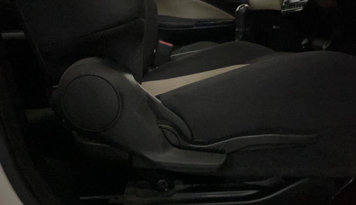 2022 Toyota Glanza G, Petrol, Manual, 40,969 km, Driver Side Adjustment Panel