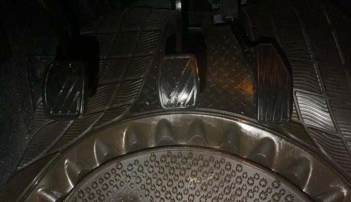 2022 Toyota Glanza G, Petrol, Manual, 40,969 km, Pedals