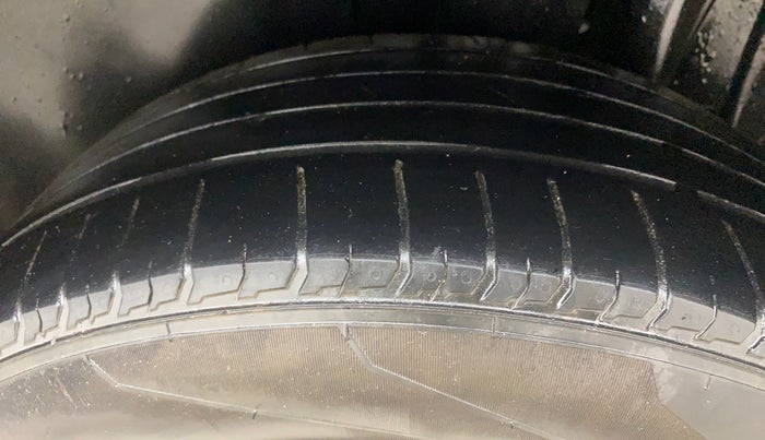 2017 Maruti S Cross ZETA 1.3, Diesel, Manual, 85,108 km, Left Rear Tyre Tread