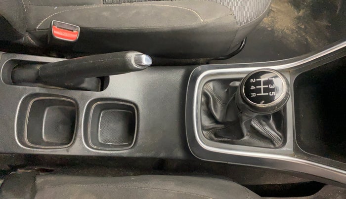 2017 Maruti S Cross ZETA 1.3, Diesel, Manual, 85,108 km, Gear Lever