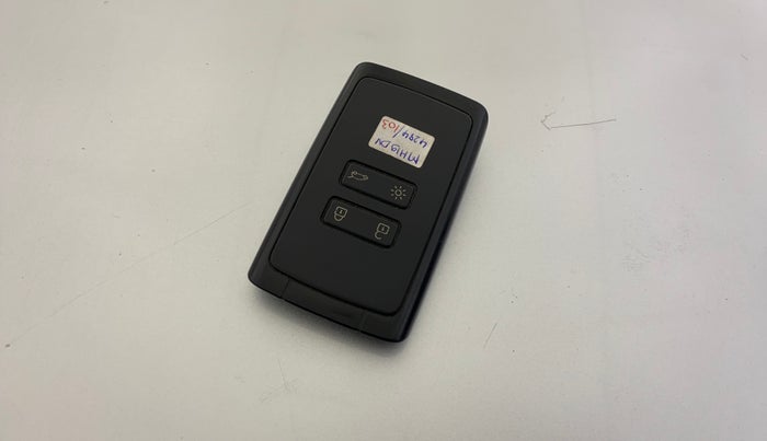 2022 Renault Kiger RXT (O) MT DUAL TONE, Petrol, Manual, 24,402 km, Key Close Up