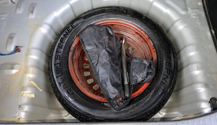 2022 Renault Kiger RXT (O) MT DUAL TONE, Petrol, Manual, 24,402 km, Spare Tyre