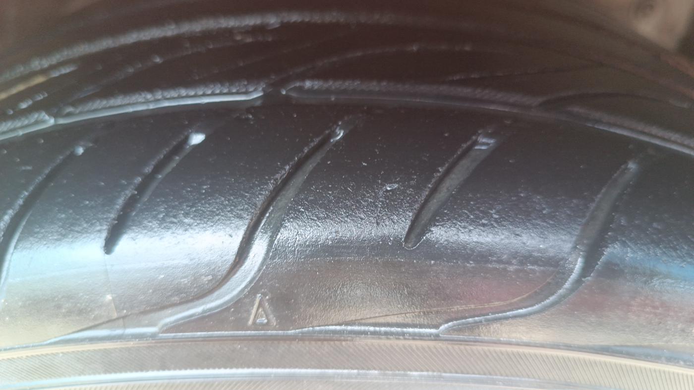 2018 Ford New Figo TITANIUM 1.2 PETROL MT, Petrol, Manual, 72,271 km, Right Front Tyre Tread