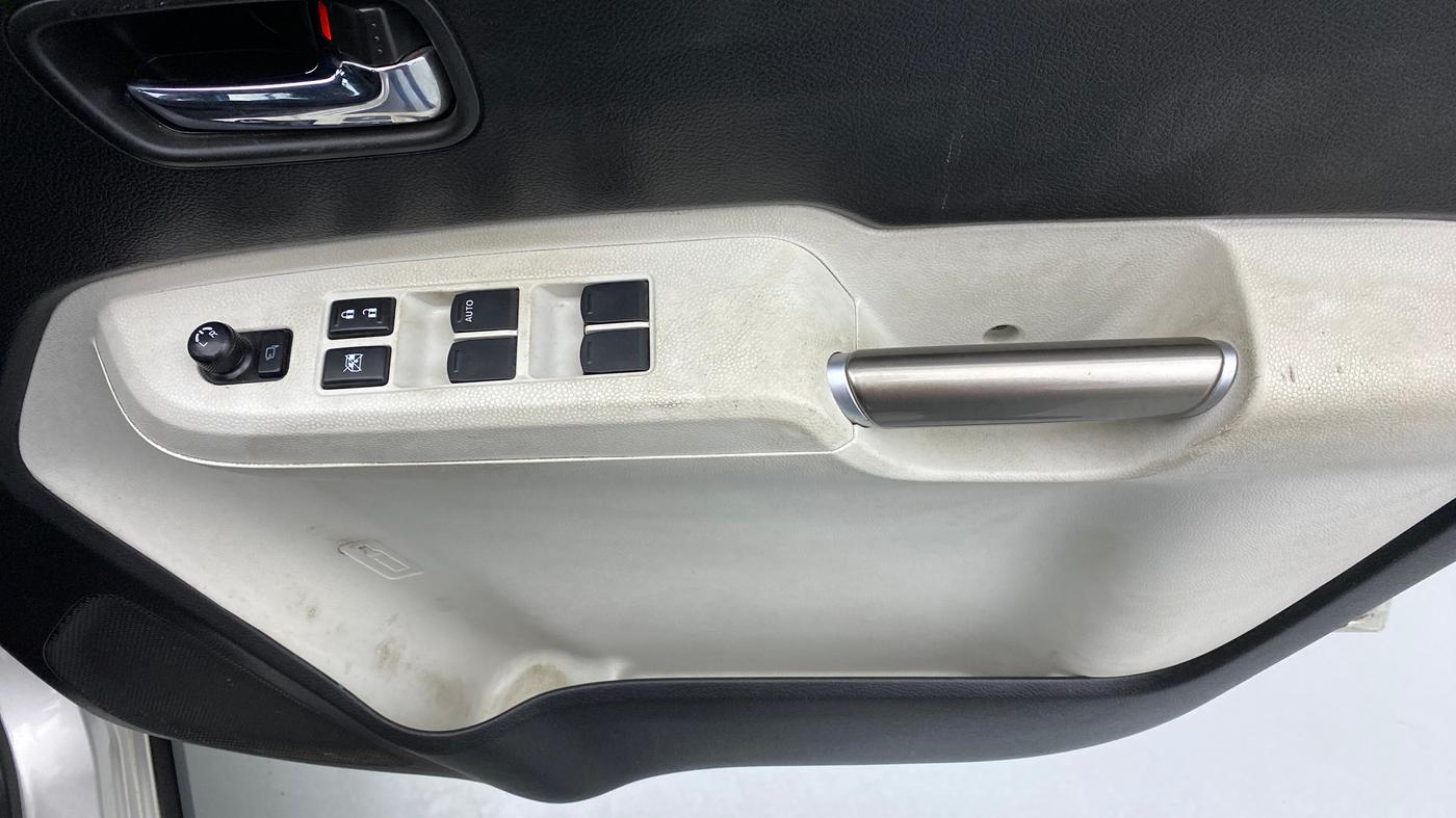 2018 Maruti IGNIS ALPHA 1.2 K12, Petrol, Manual, 38,413 km, Driver Side Door Panels Control