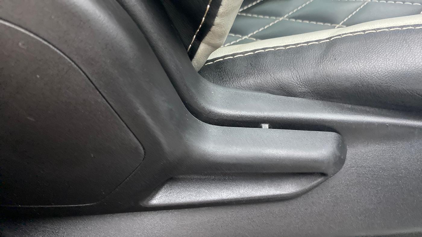 2021 Tata NEXON XMA 1.5, Diesel, Automatic, 36,641 km, Driver Side Adjustment Panel