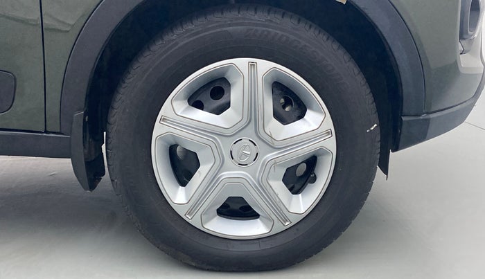 2021 Tata NEXON XMA 1.5, Diesel, Automatic, 36,641 km, Right Front Wheel