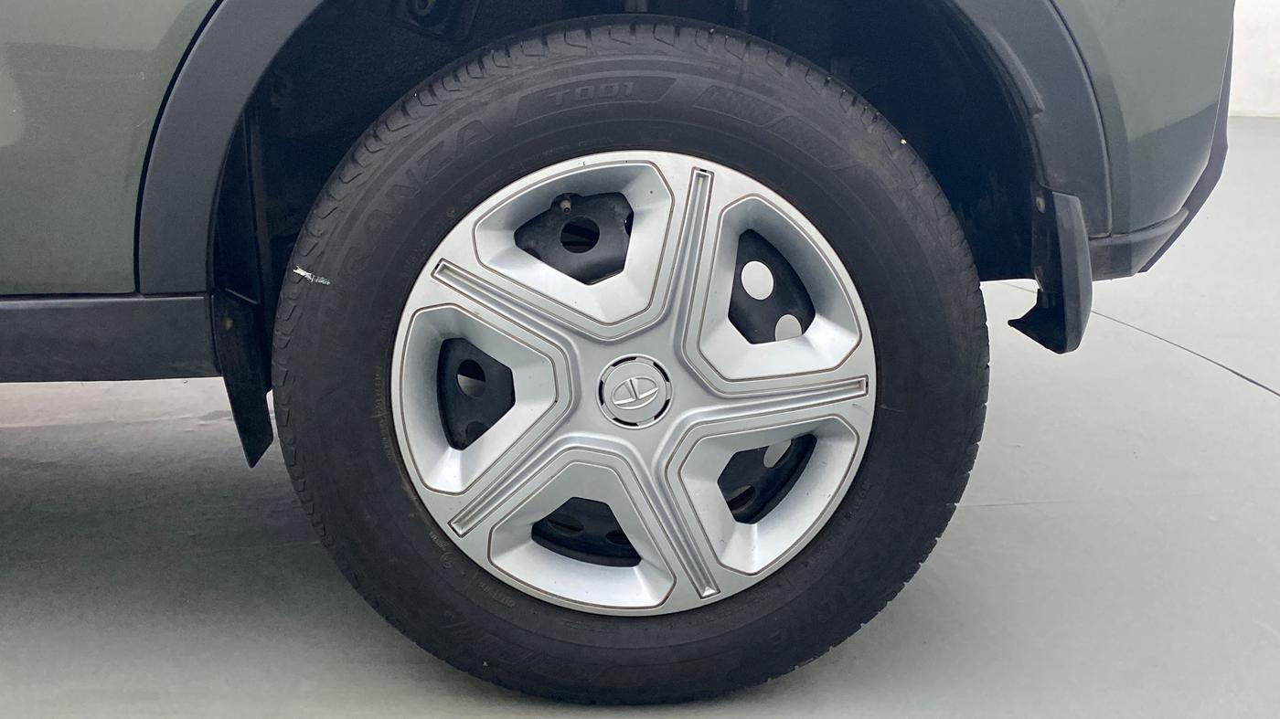 2021 Tata NEXON XMA 1.5, Diesel, Automatic, 36,641 km, Left Rear Wheel