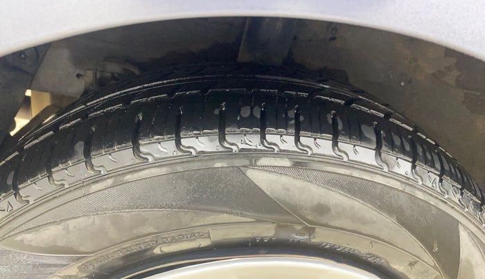 2017 Hyundai Grand i10 MAGNA 1.2 KAPPA VTVT, Petrol, Manual, 68,807 km, Right Rear Tyre Tread