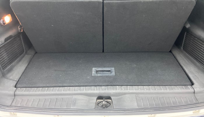 2018 Tata Hexa Varicor 400 XTA, Diesel, Automatic, 65,544 km, Boot Inside