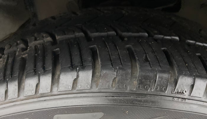 2018 Tata Hexa Varicor 400 XTA, Diesel, Automatic, 65,544 km, Right Front Tyre Tread