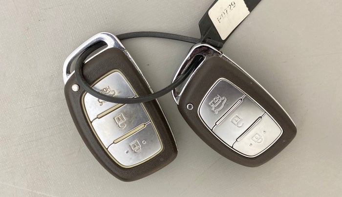 2013 Hyundai Grand i10 SPORTZ 1.1 CRDI, Diesel, Manual, 78,515 km, Key Close Up