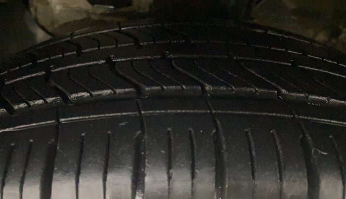 2017 Hyundai Creta SX PLUS 1.6 PETROL, Petrol, Manual, 72,022 km, Left Front Tyre Tread