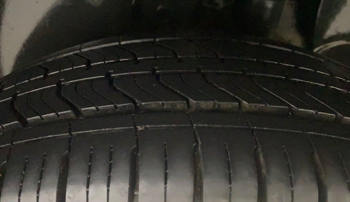 2017 Hyundai Creta SX PLUS 1.6 PETROL, Petrol, Manual, 72,022 km, Left Rear Tyre Tread