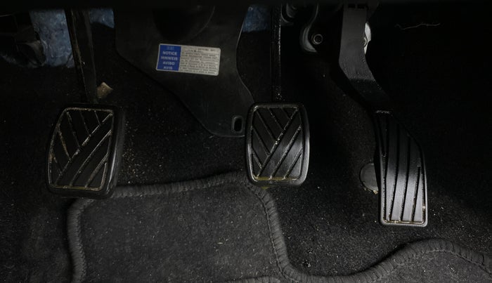 2017 Maruti Swift VXI, Petrol, Manual, 52,572 km, Pedals