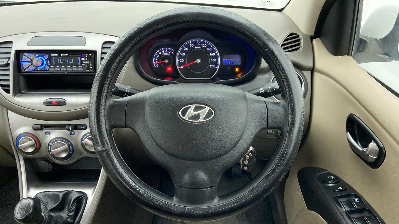 2013 Hyundai i10 MAGNA 1.2 KAPPA2, Petrol, Manual, 35,711 km, Steering Wheel Close Up