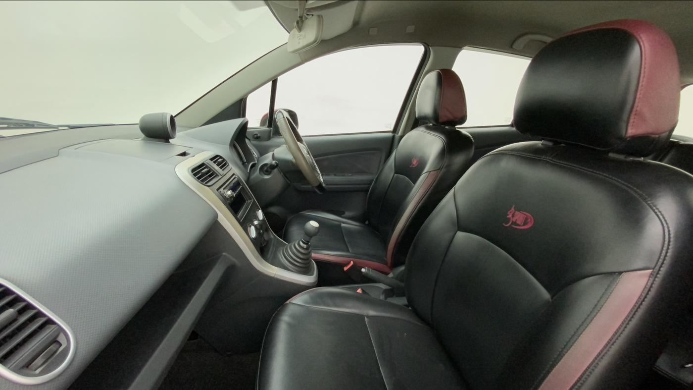 2011 Maruti Ritz VDI, Diesel, Manual, 1,24,712 km, Right Side Front Door Cabin