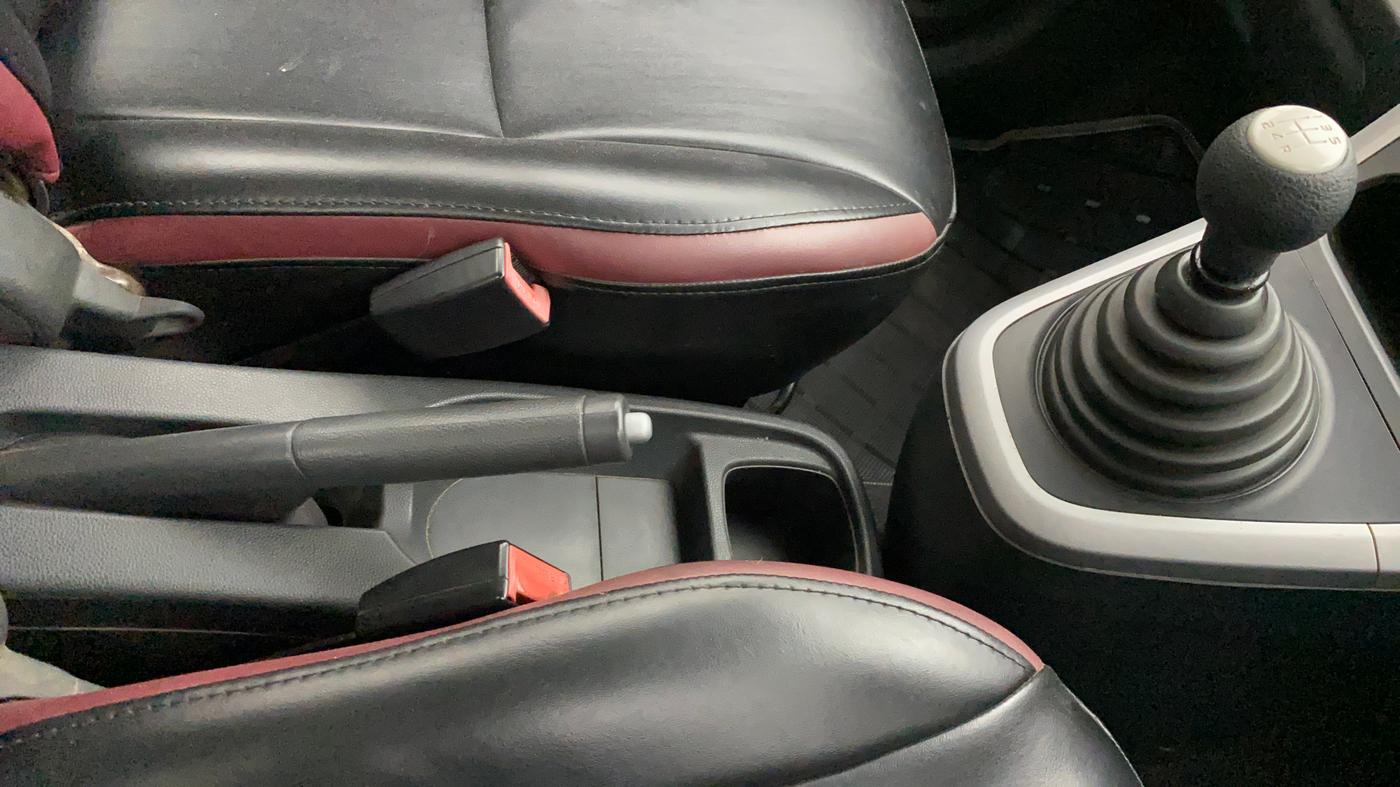 2011 Maruti Ritz VDI, Diesel, Manual, 1,24,712 km, Gear Lever