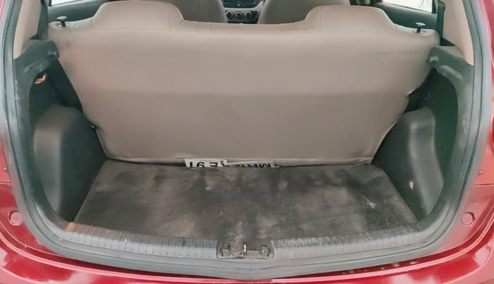 2013 Hyundai Grand i10 SPORTZ 1.2 KAPPA VTVT, Petrol, Manual, 1,17,049 km, Boot Inside