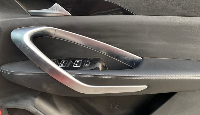2019 MG HECTOR SMART 1.5 DCT PETROL, Petrol, Automatic, 23,190 km, Driver Side Door Panels Control