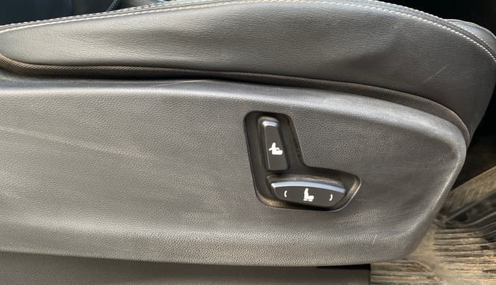 2019 MG HECTOR SMART 1.5 DCT PETROL, Petrol, Automatic, 23,190 km, Driver Side Adjustment Panel