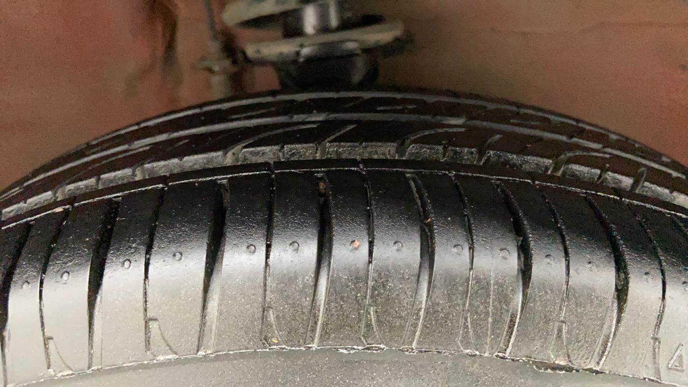2013 Maruti Alto K10 VXI, Petrol, Manual, 32,615 km, Right Front Tyre Tread
