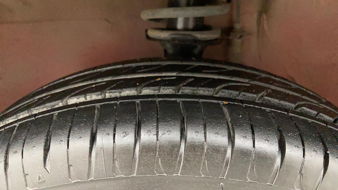 2013 Maruti Alto K10 VXI, Petrol, Manual, 32,615 km, Left Front Tyre Tread